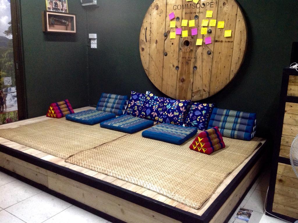 Cham Cha Hostel Chiang Mai Extérieur photo